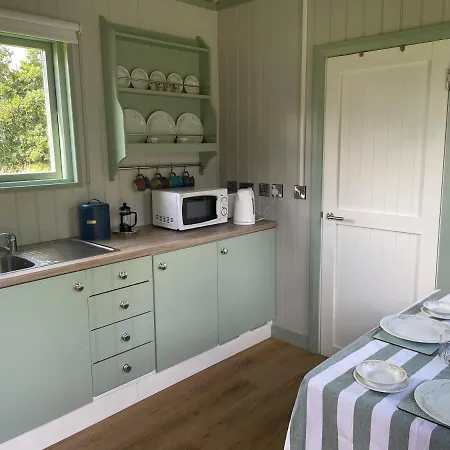 Market Street Shepherd's Hut Leitrim Κάμπινγκ *