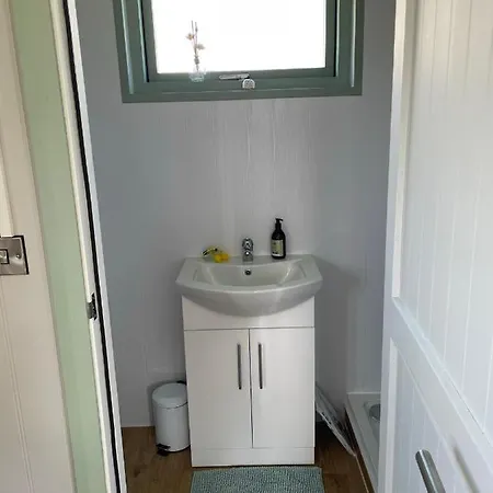 Camping Market Street Shepherd's Hut Leitrim *