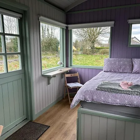 Market Street Shepherd's Hut Leitrim
